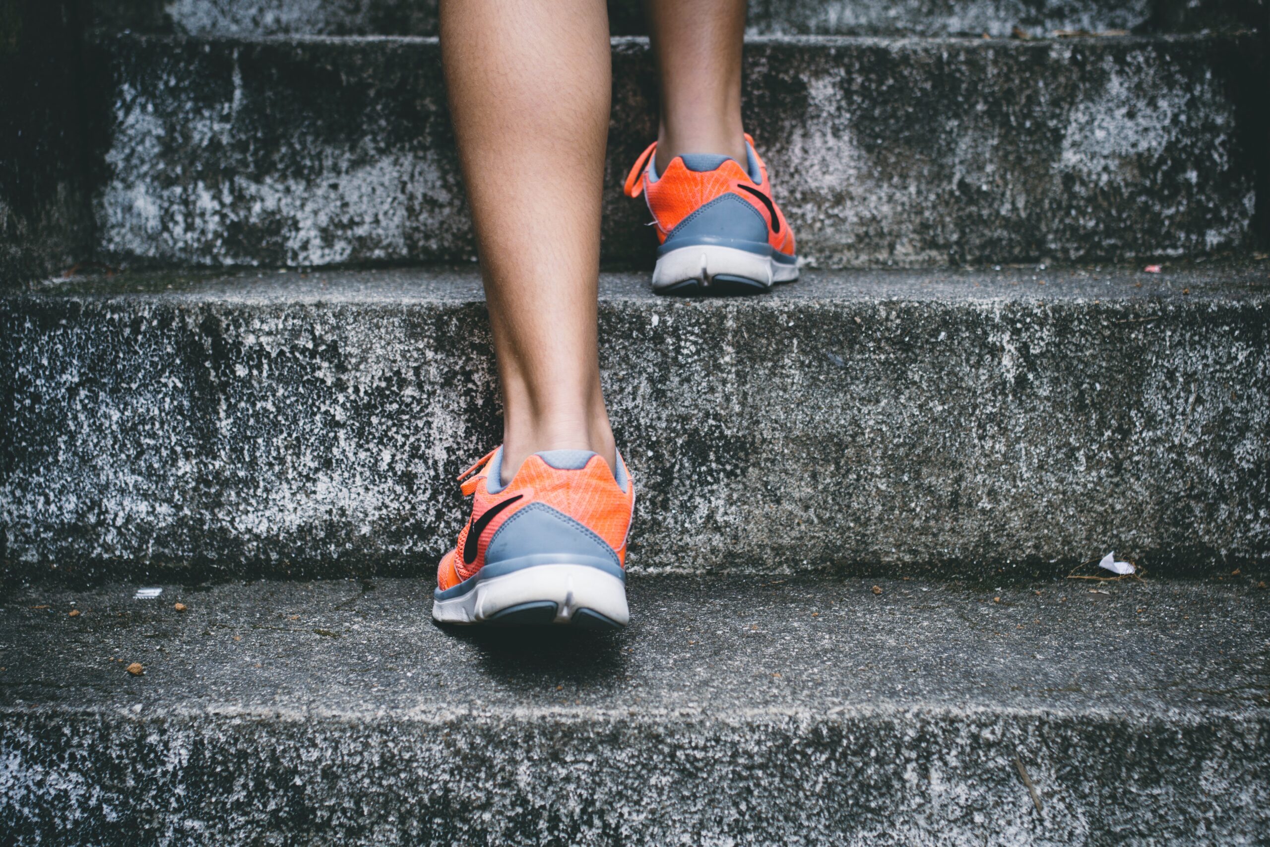 selvmotivasjon og viljestyrke kreves for å danne nye vaner, for eksempel å jogge.